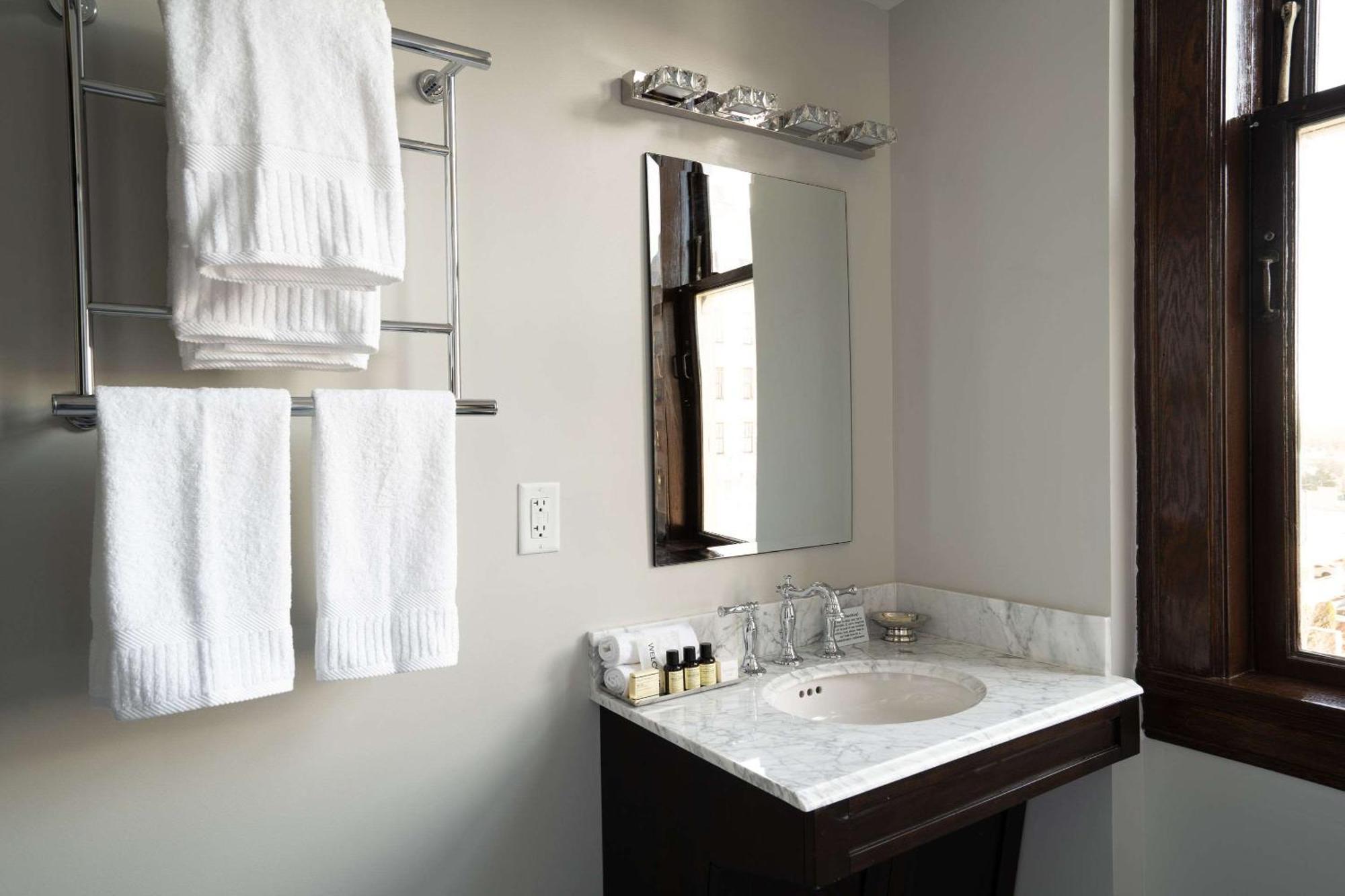 The Esquire Hotel Downtown Gastonia, Ascend Hotel Collection 외부 사진