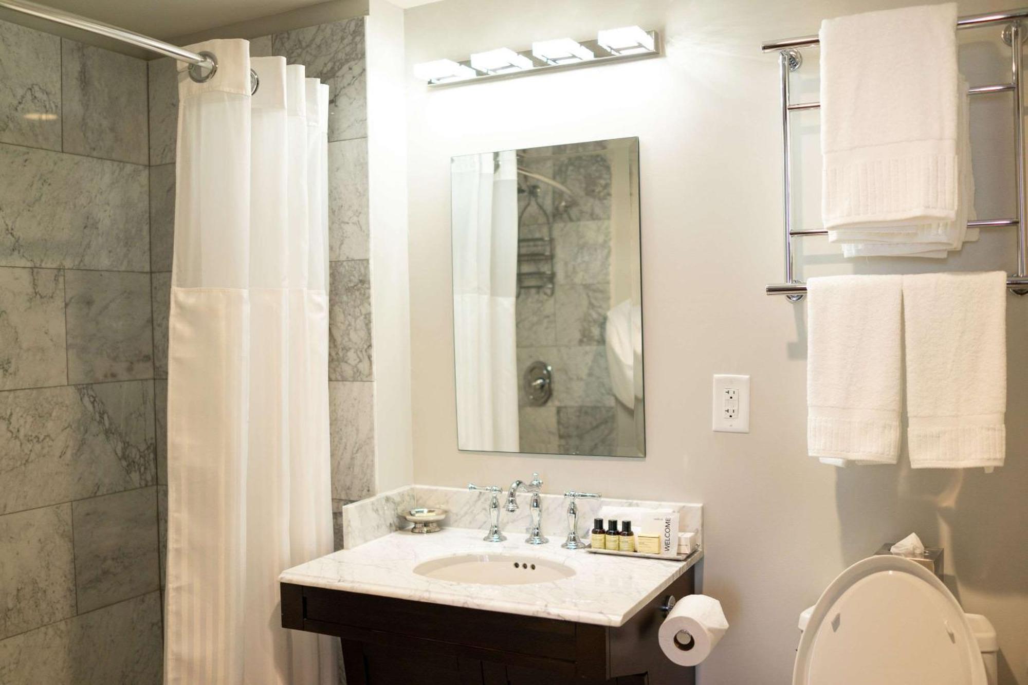 The Esquire Hotel Downtown Gastonia, Ascend Hotel Collection 외부 사진